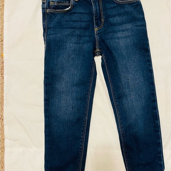 set - Picture 6 of 6